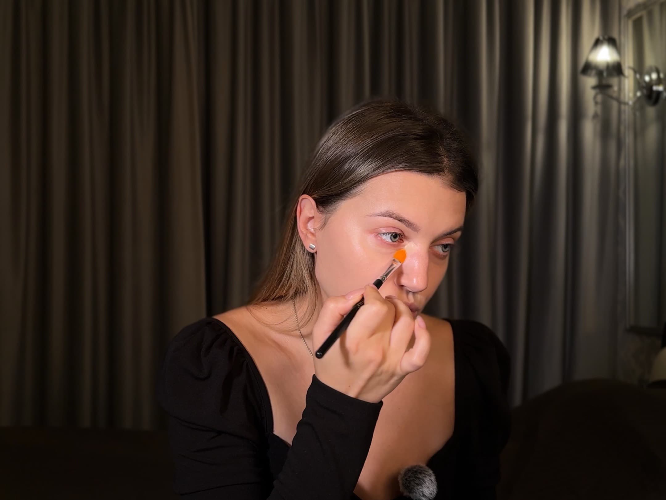 Консилер і коректор.